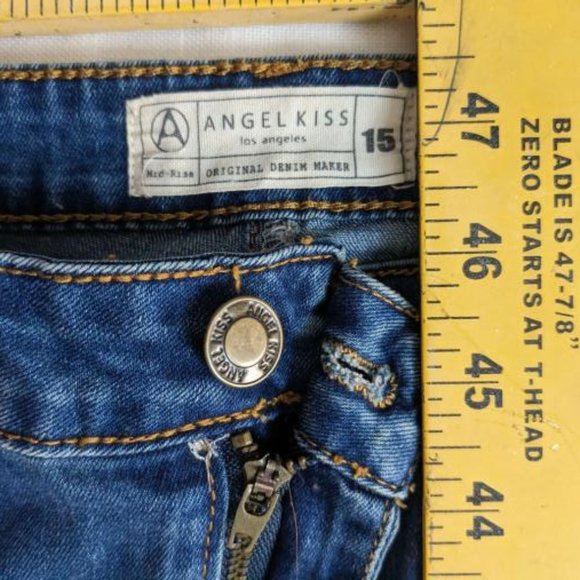 Angel Kiss Distressed Jean's Woman's Junior's Size 15 Blue Jean's Flower Embroid - Picture 6 of 9